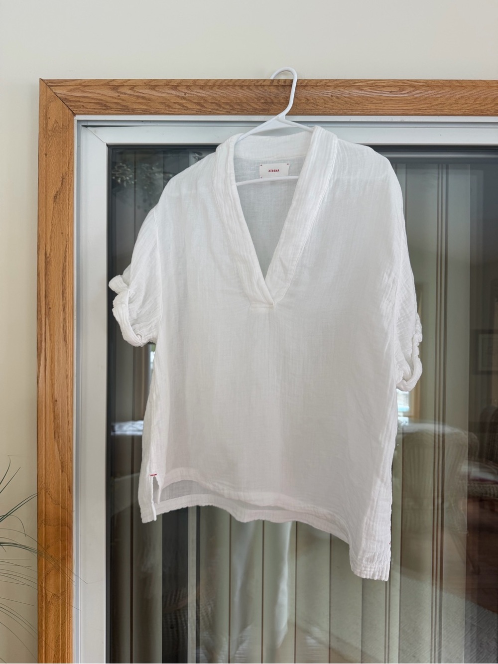 XiRENA White V-Neck Gauze Avery Pullover Top